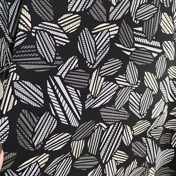 Anne Klein 2X Blouse Tunic Top Black White Cap Sleeve Stretch Ruched Keyhole - Picture 9 of 10